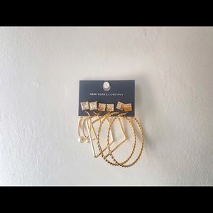 ✨New York & Company earrings✨
